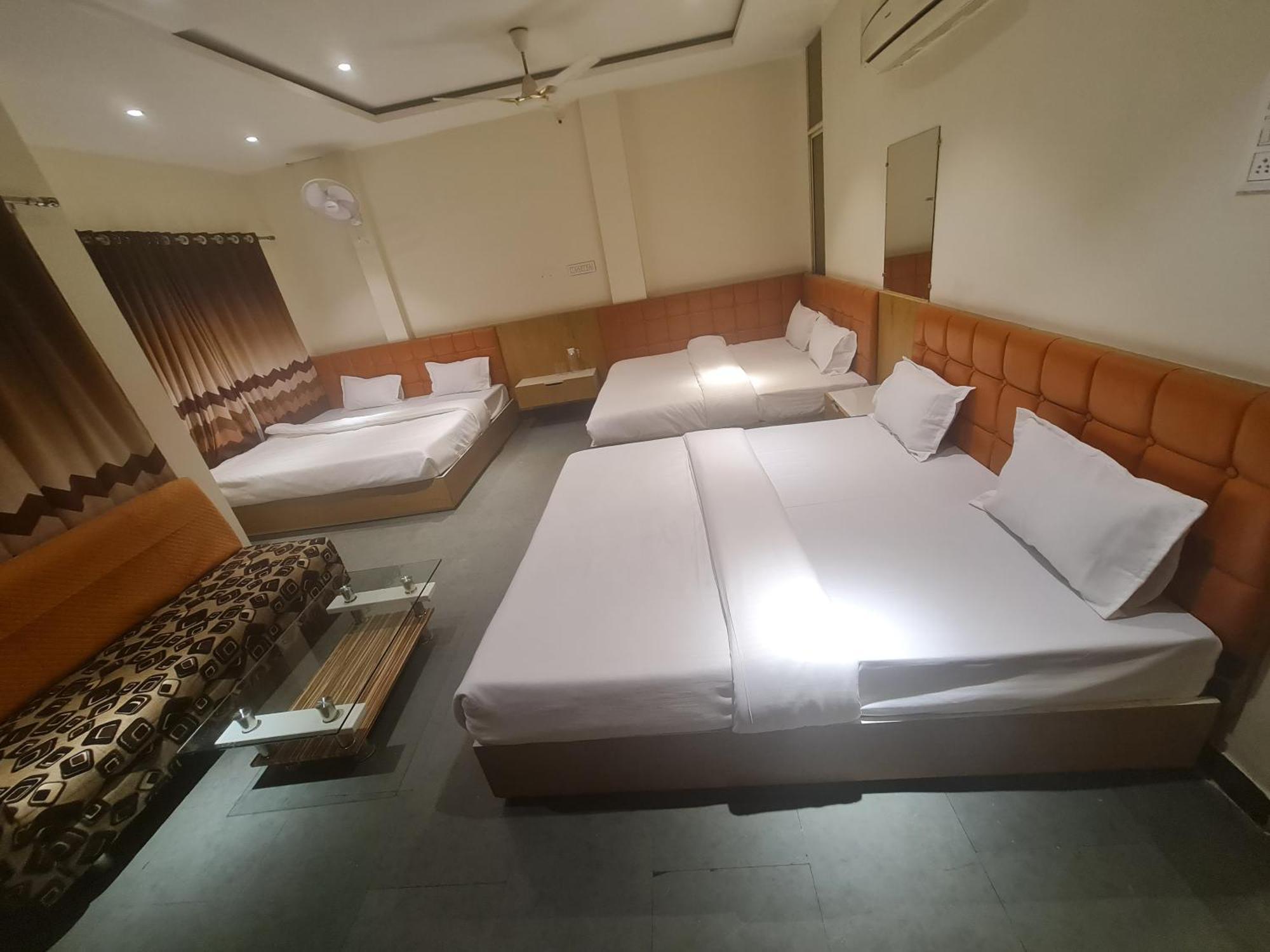 Hotel Empire Ujjain Εξωτερικό φωτογραφία