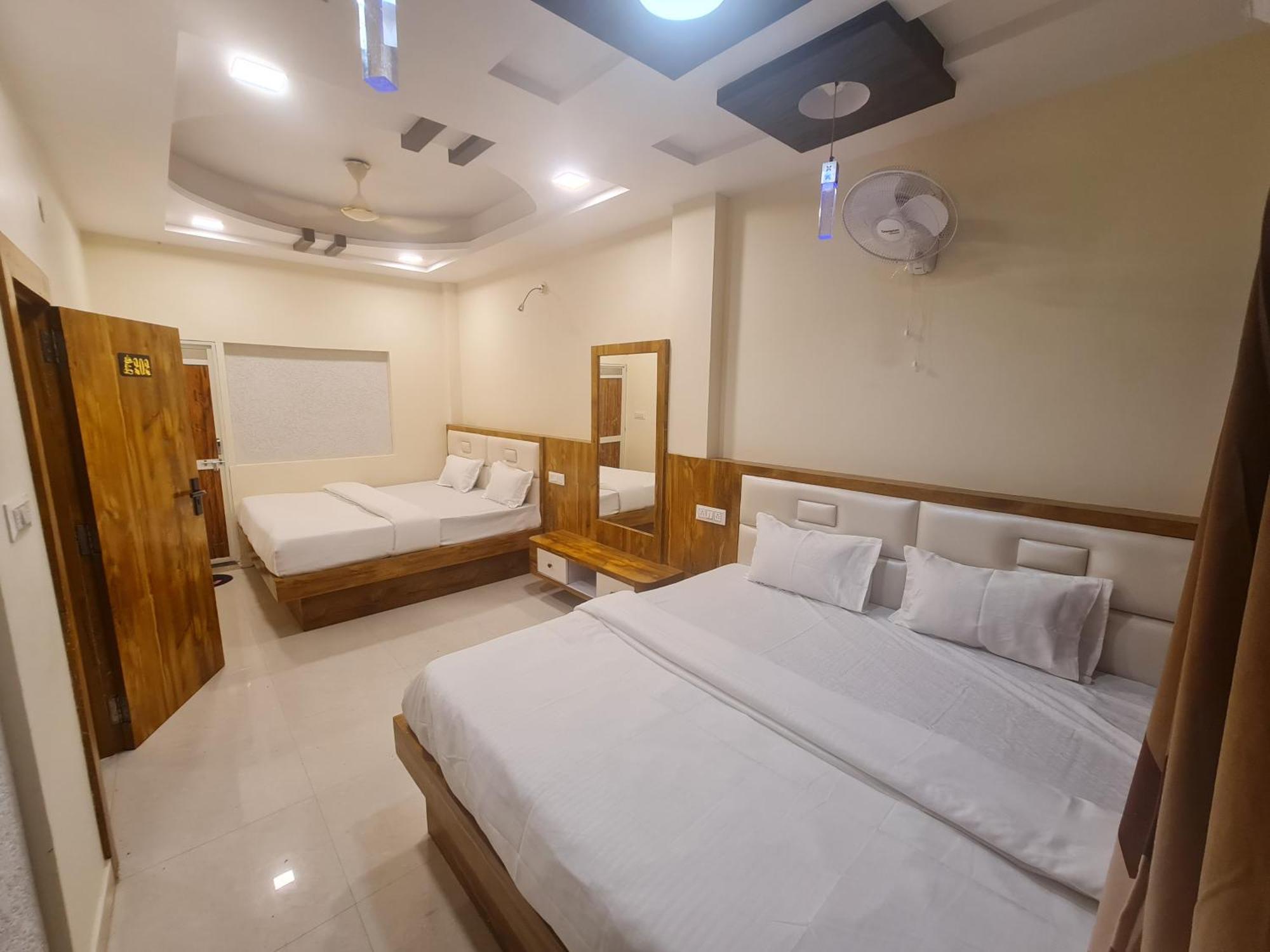 Hotel Empire Ujjain Εξωτερικό φωτογραφία