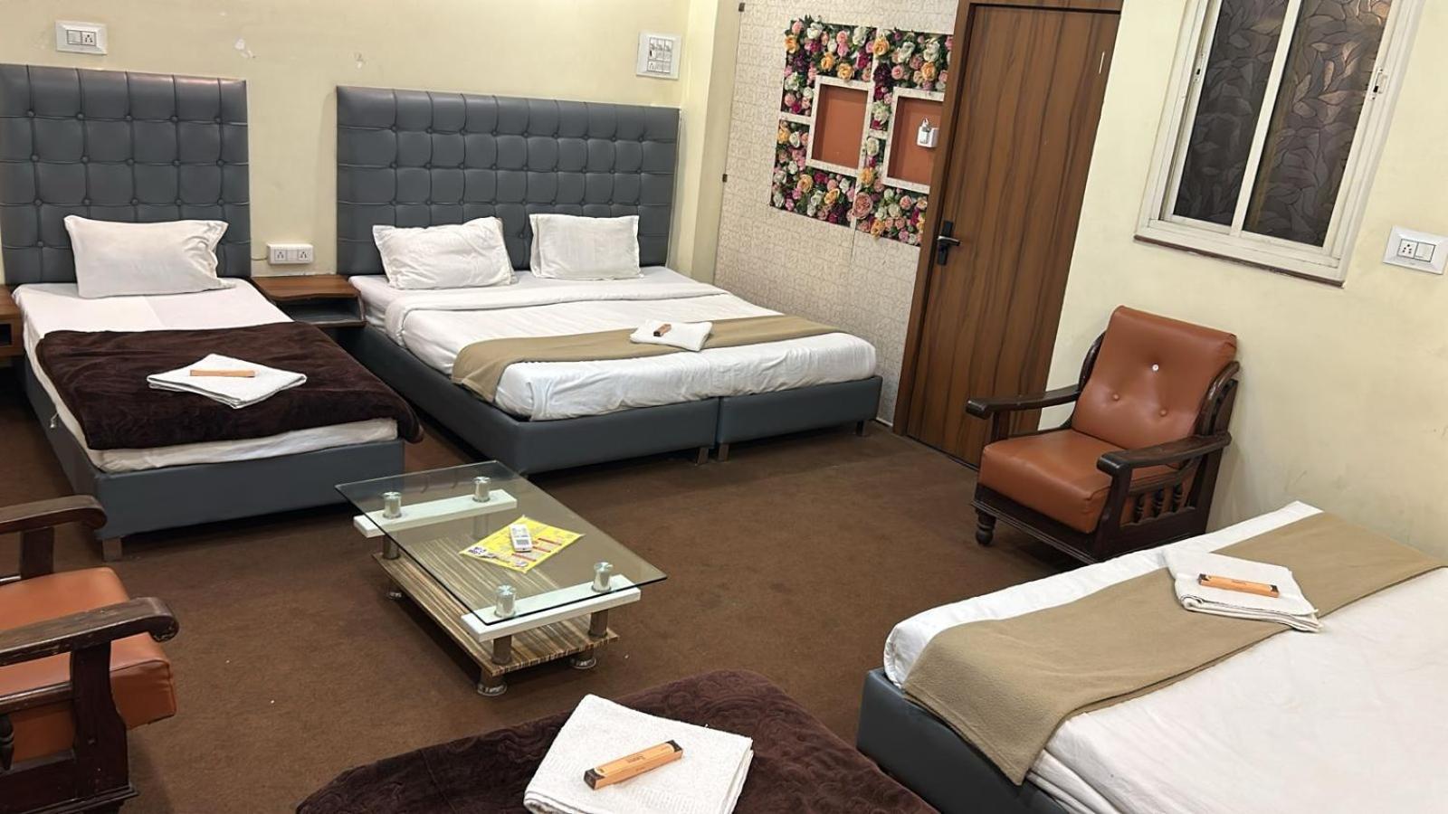Hotel Empire Ujjain Εξωτερικό φωτογραφία