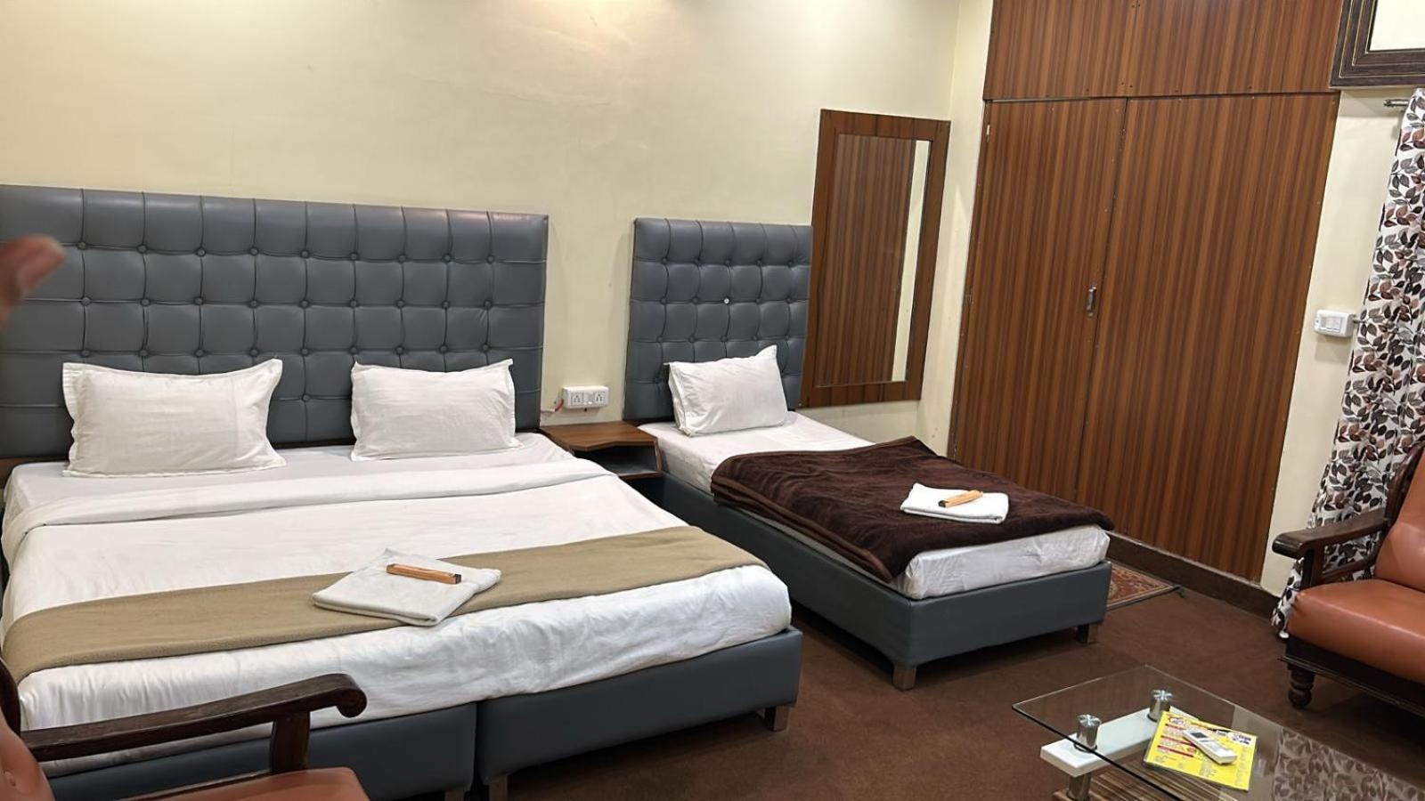 Hotel Empire Ujjain Εξωτερικό φωτογραφία
