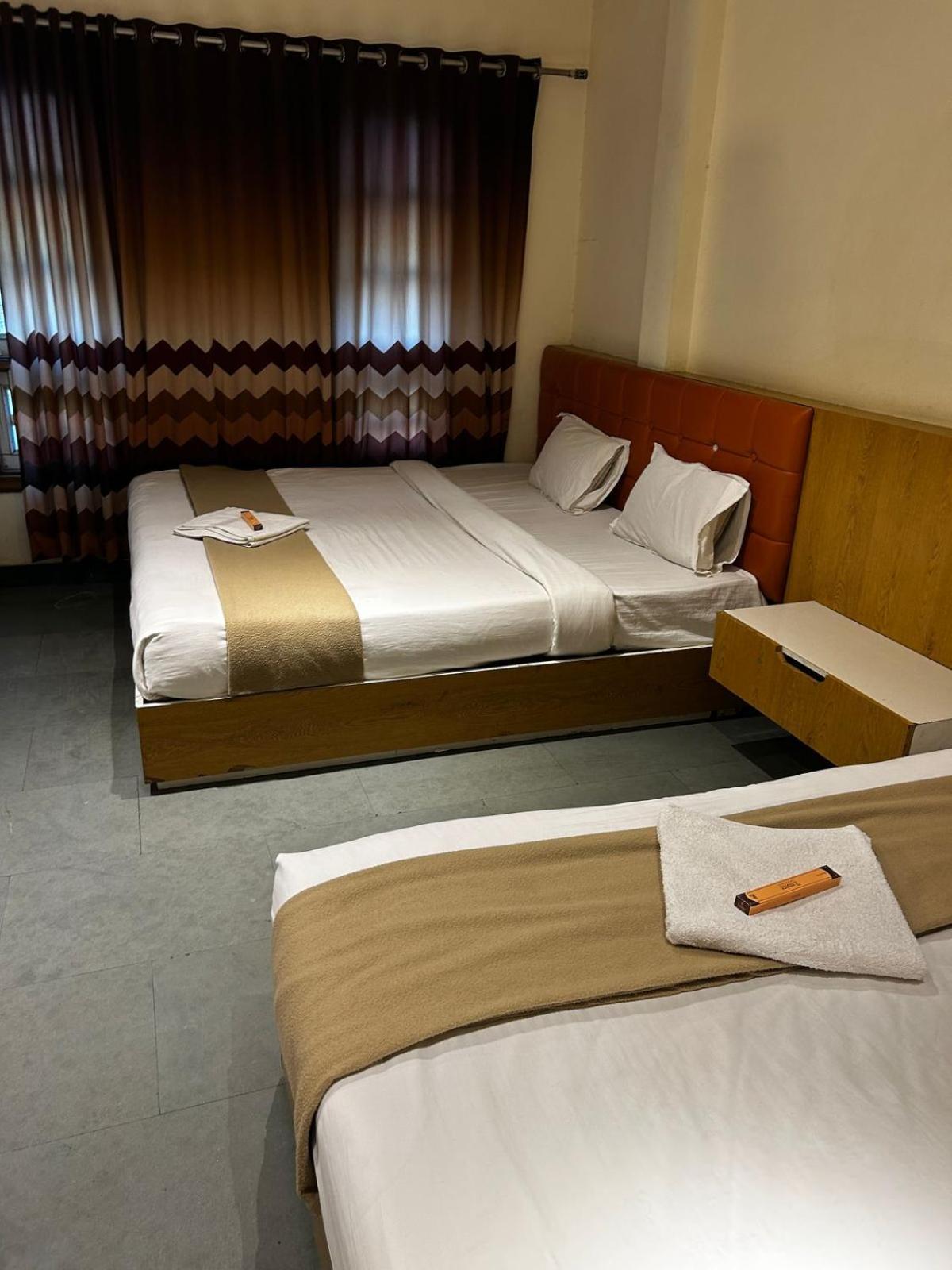 Hotel Empire Ujjain Εξωτερικό φωτογραφία
