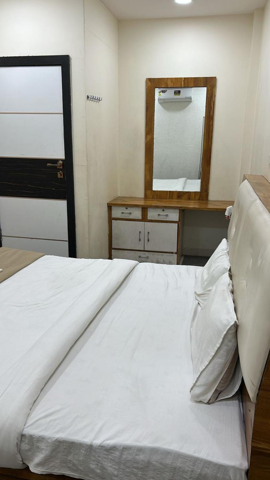 Hotel Empire Ujjain Εξωτερικό φωτογραφία