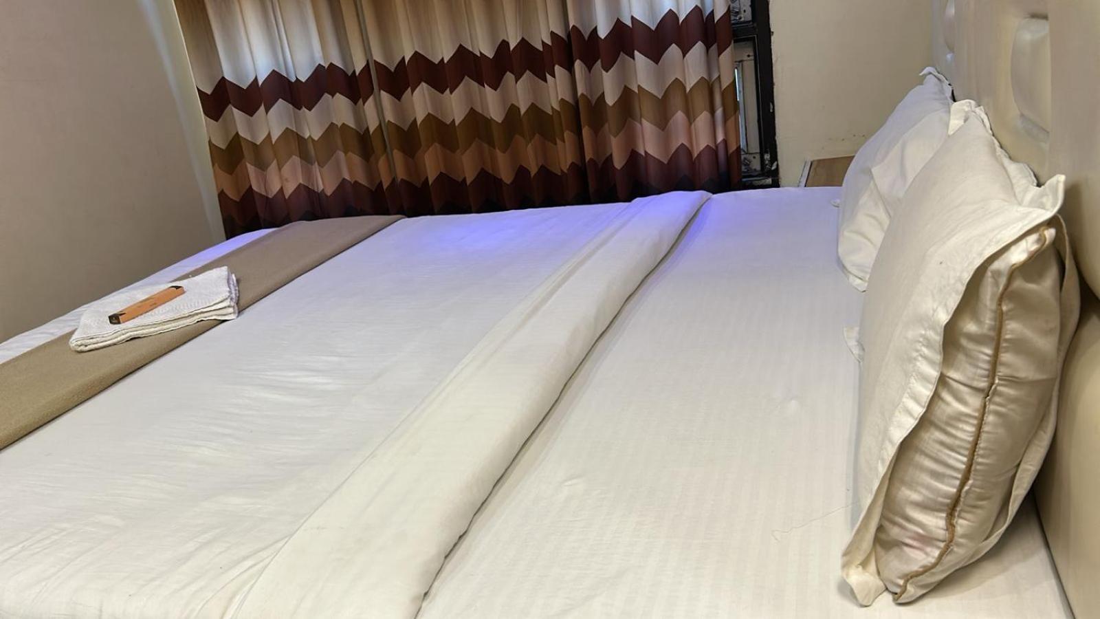 Hotel Empire Ujjain Εξωτερικό φωτογραφία