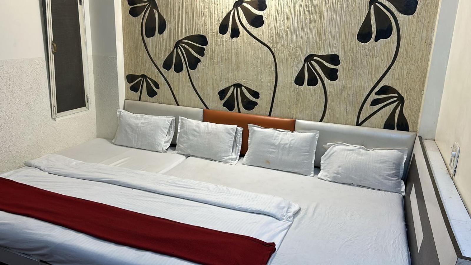 Hotel Empire Ujjain Εξωτερικό φωτογραφία