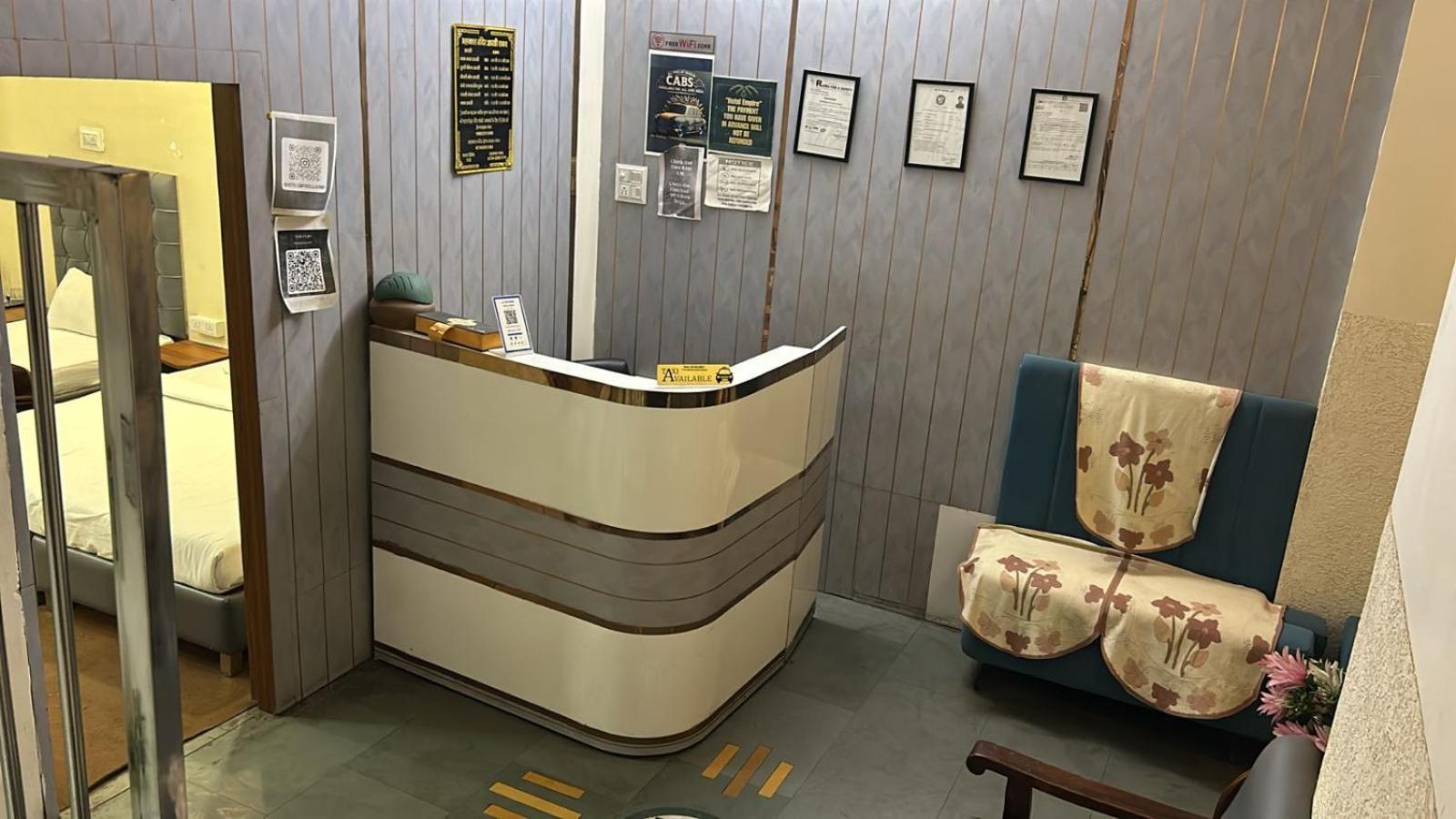 Hotel Empire Ujjain Εξωτερικό φωτογραφία